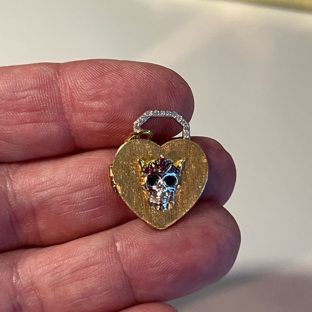 18k Gold Heart Skull Locket